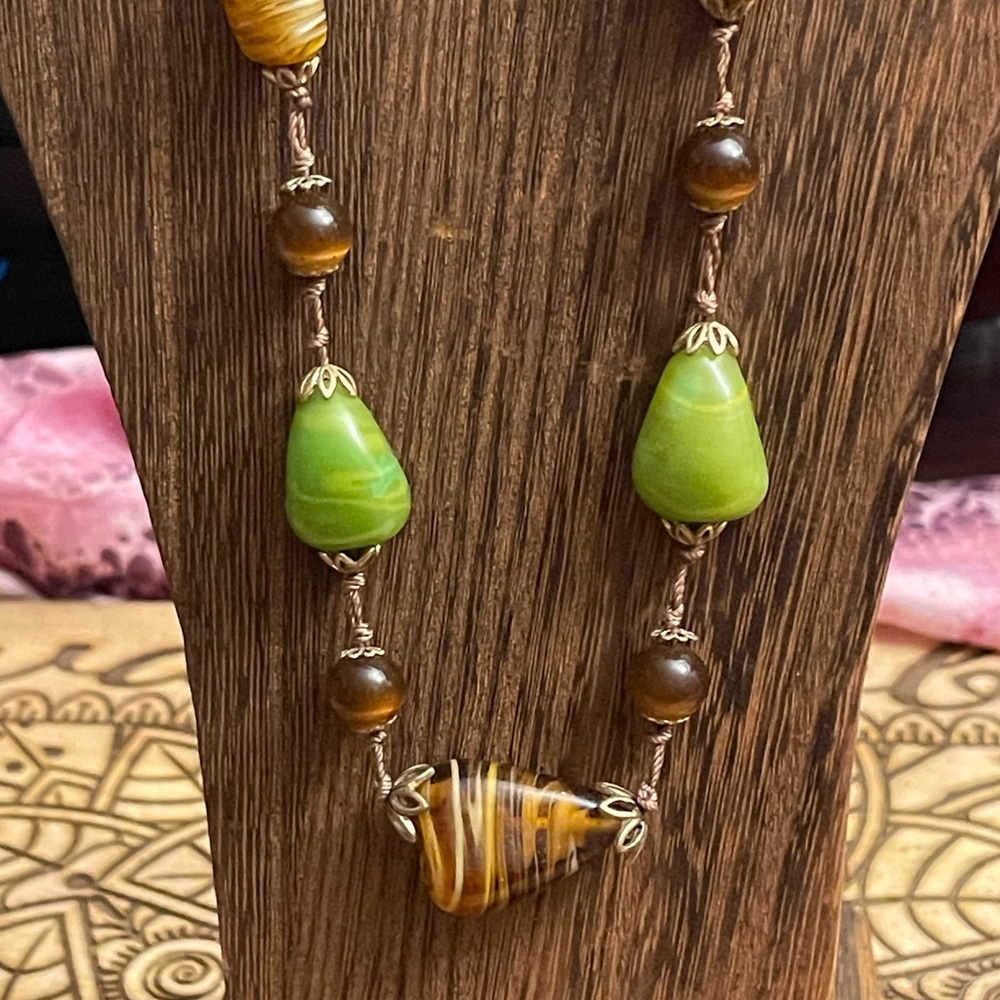 VINTAGE GLASS STONE NECKLACE - Picture 8 of 13